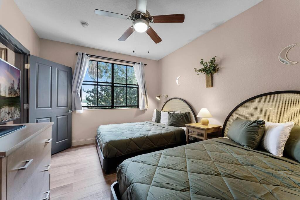 Apartment Designer Corner 3br/2ba - Disney, Universal, Convention Center & Seaworld *