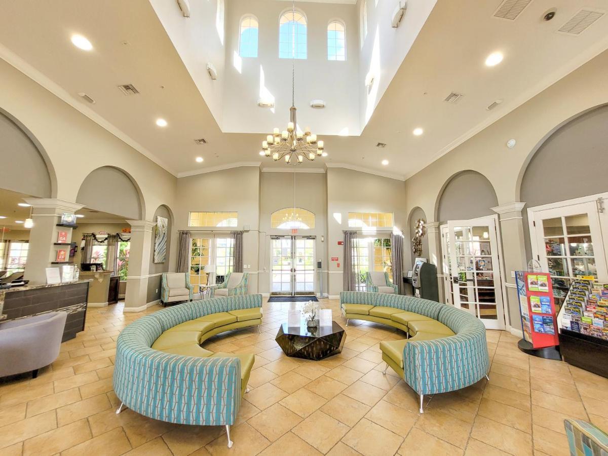 Holiday home 3br 2bath Balcony 5min Conv Center 1410ft *