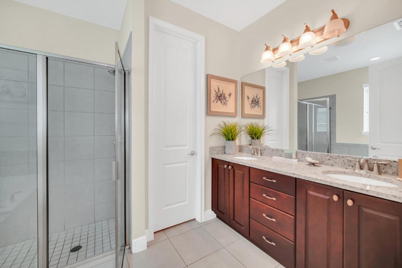 Spacious 8br Family House With Private Caged Pool And Full Size Crib Near