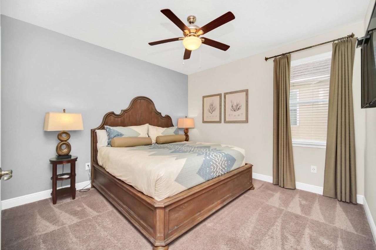Holiday home Spacious 8br Family House With Private Caged Pool And Full Size Crib Near Orlando