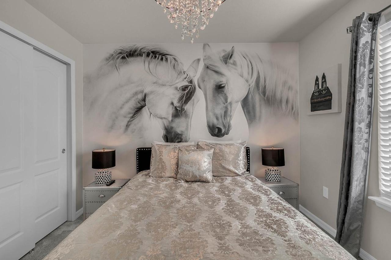 5 Bedrooms - 4,5 Bathrooms - Windsor At Westside 8928 Sa Holiday home