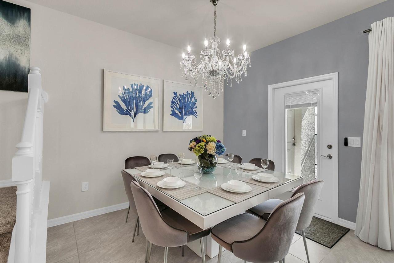 5 Bedrooms - 4,5 Bathrooms - Windsor At Westside 8928 Sa Holiday home