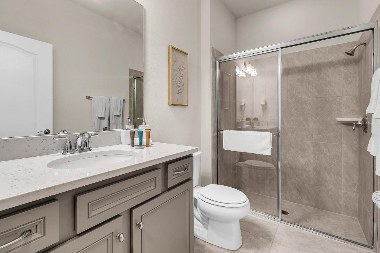 5 Bedrooms - 4,5 Bathrooms - Windsor At Westside 8928 Sa Orlando