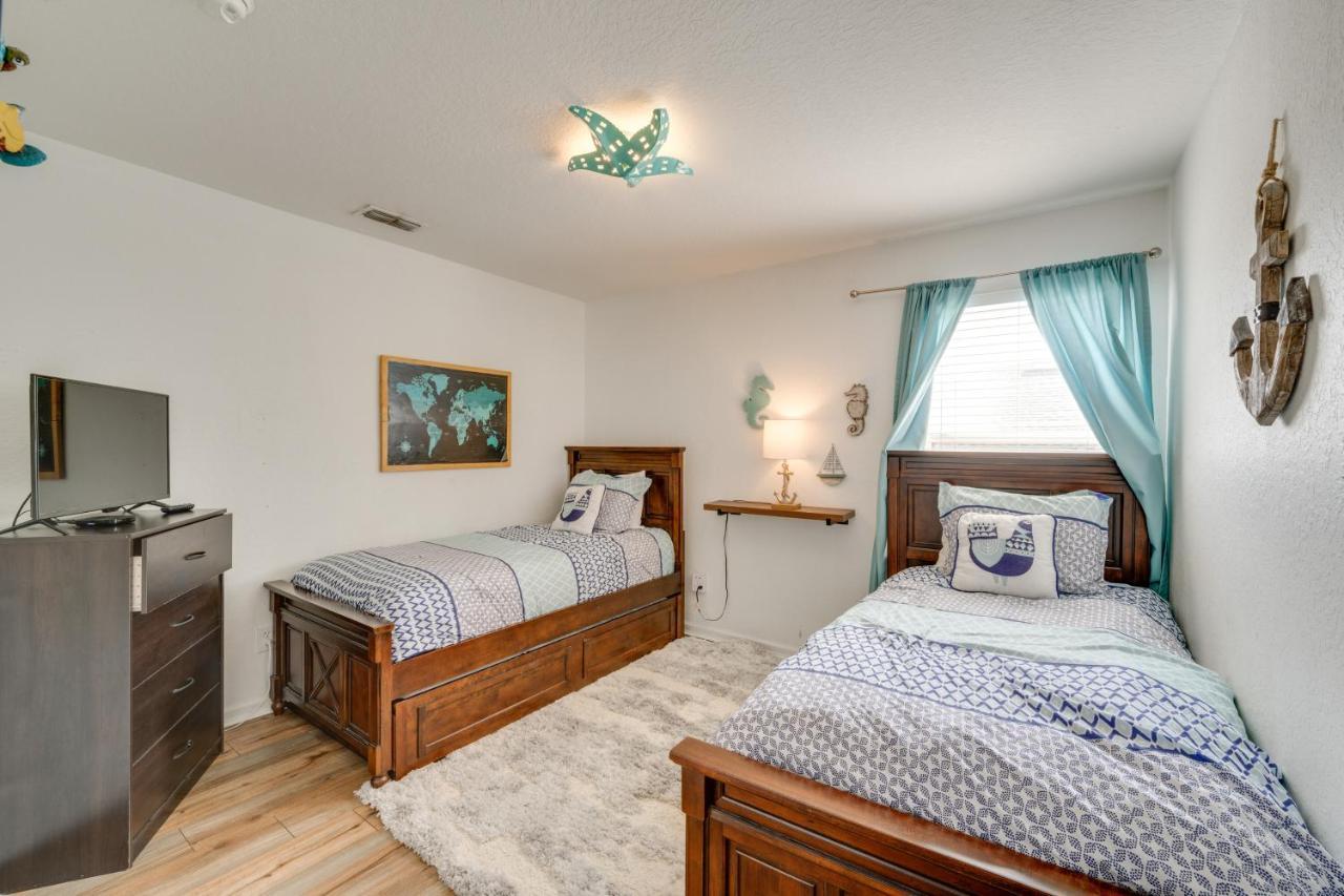 Spacious In Gated Resort, 2 Mi To Disney! Holiday home Orlando