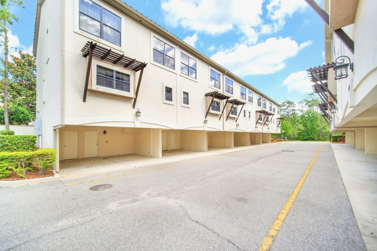 Apartment 4br Townhouse - Access - Steps To *