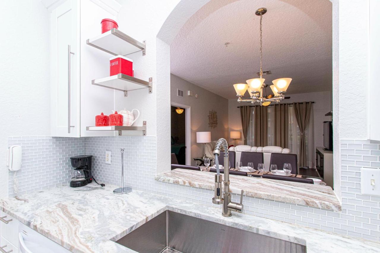Winsor Dream - 3 Bedrooms 2 Miles From 103 Apartment