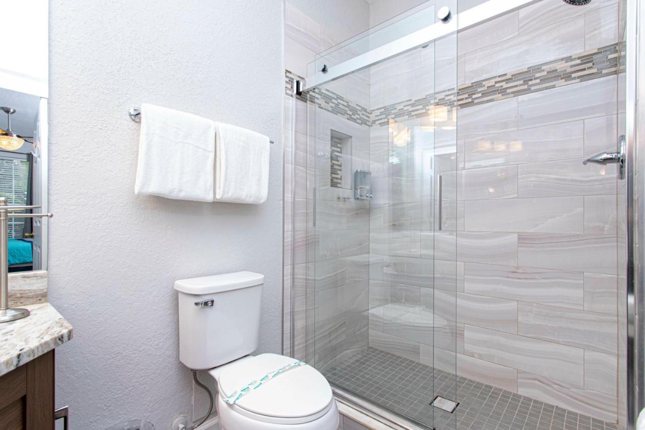 Apartment Winsor Dream - 3 Bedrooms 2 Miles From 103 *