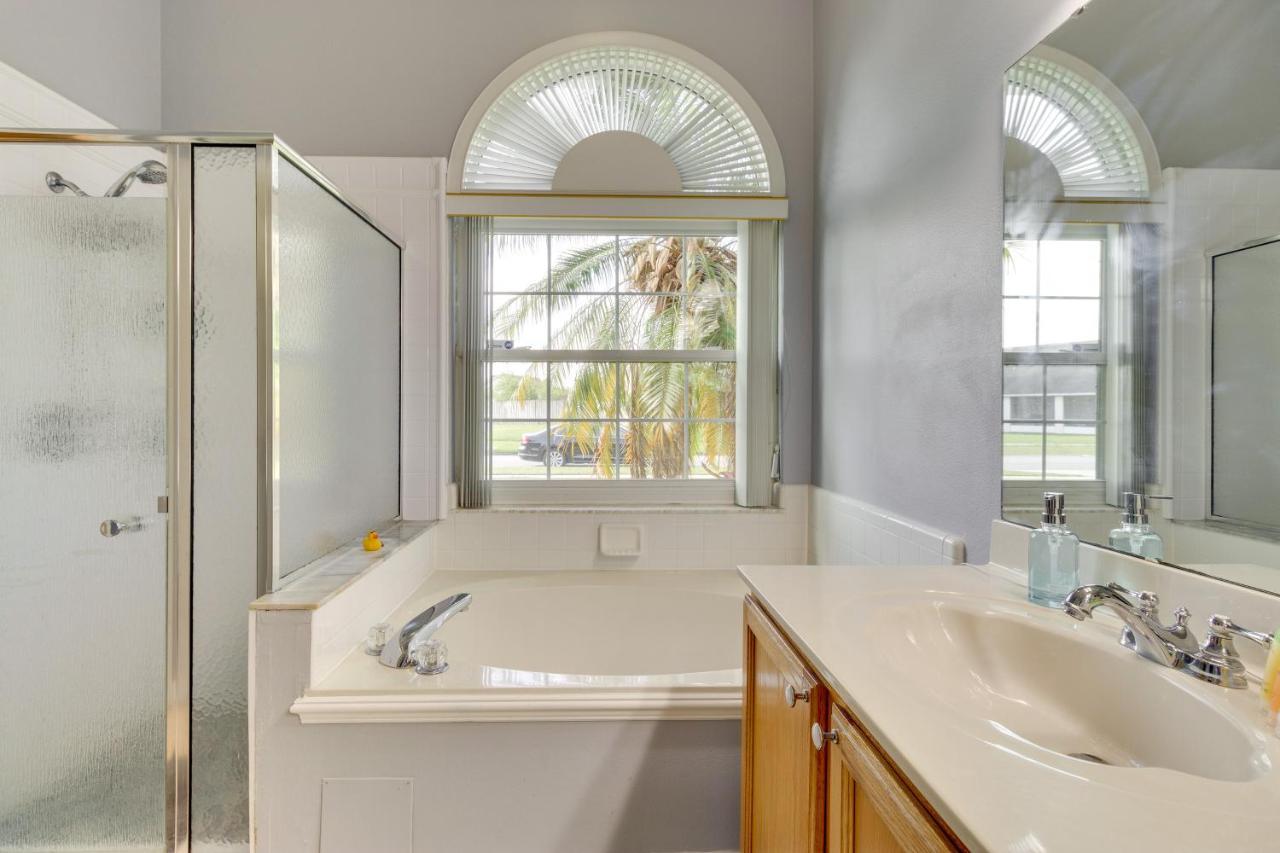 Spacious Orland With Private Pool! Holiday home Orlando