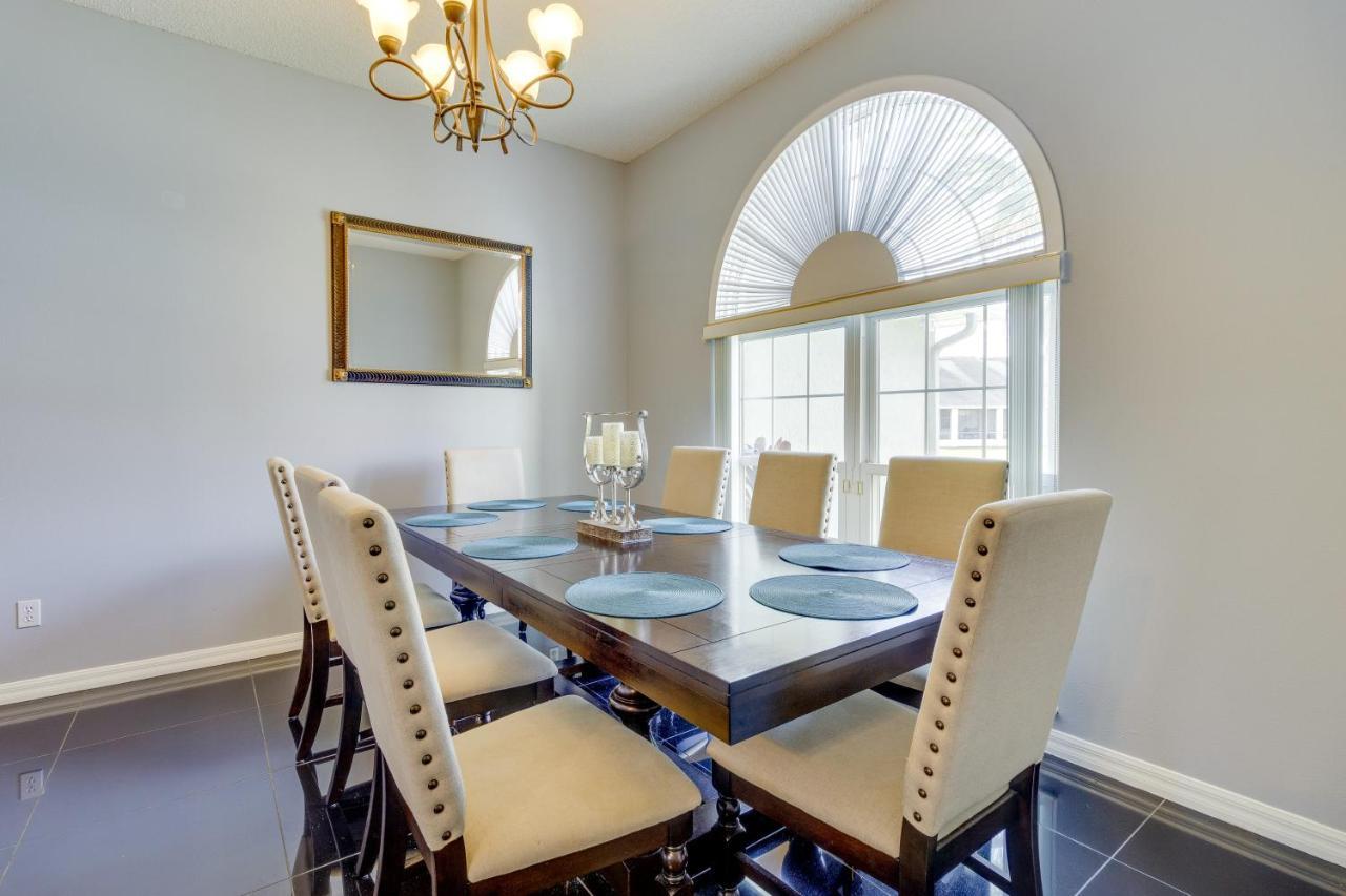 Spacious Orland With Private Pool! Holiday home Orlando