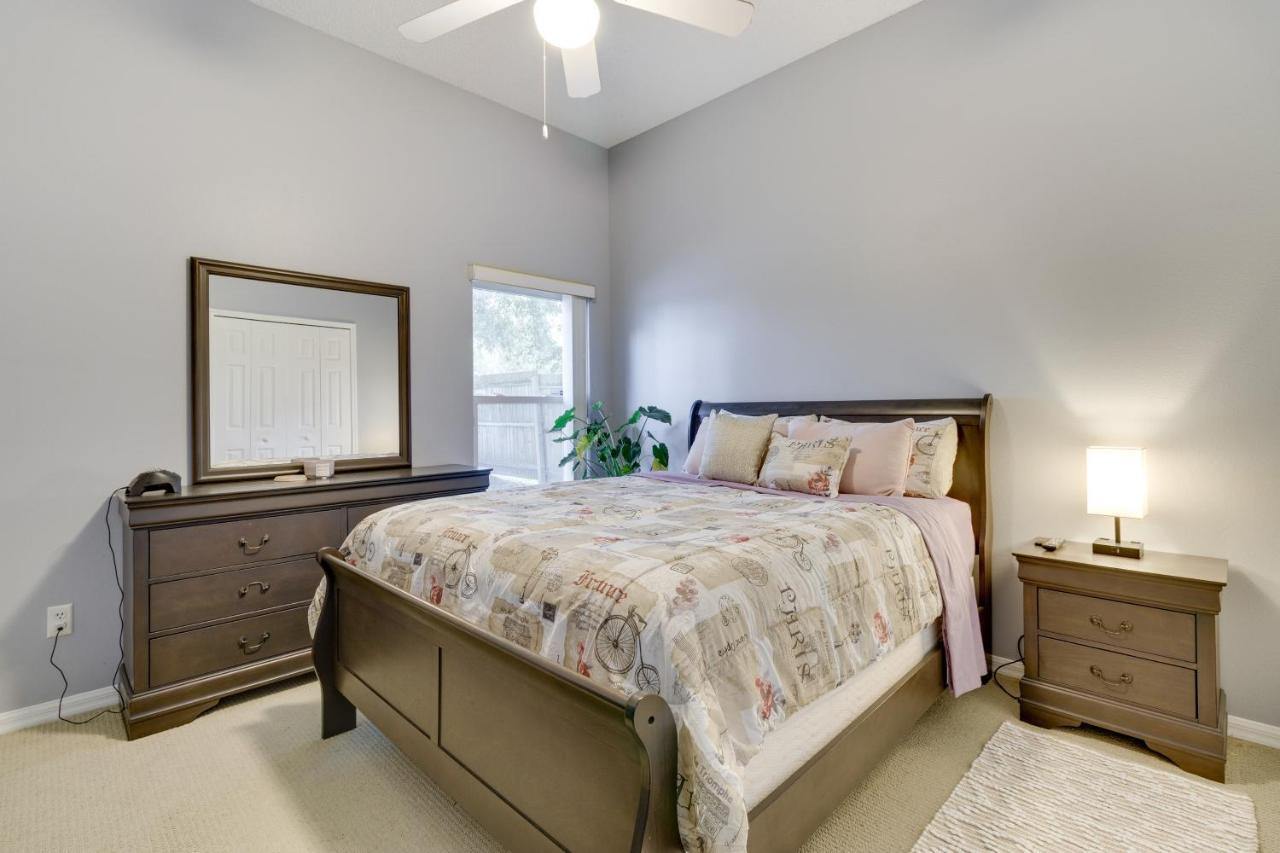 Spacious Orland With Private Pool!