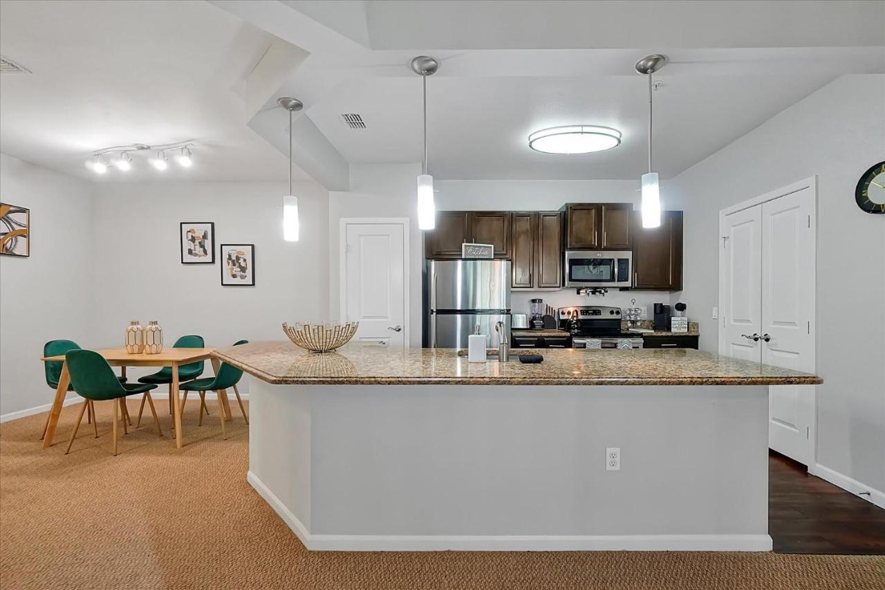 Loftly Luxury: Modern Oasis Near Disney With Pool And Lake Views Apartment