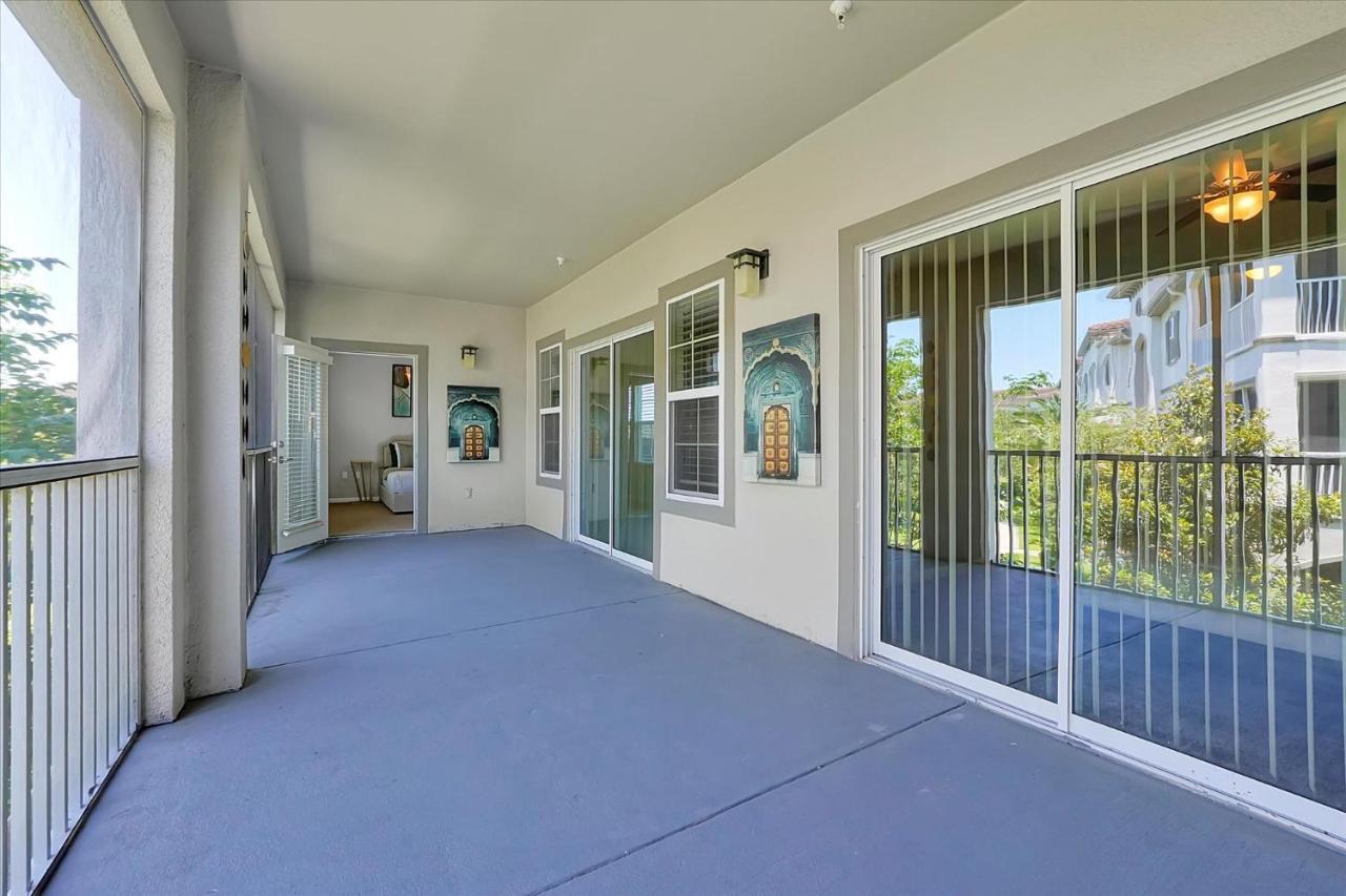 Loftly Luxury: Modern Oasis Near Disney With Pool And Lake Views *