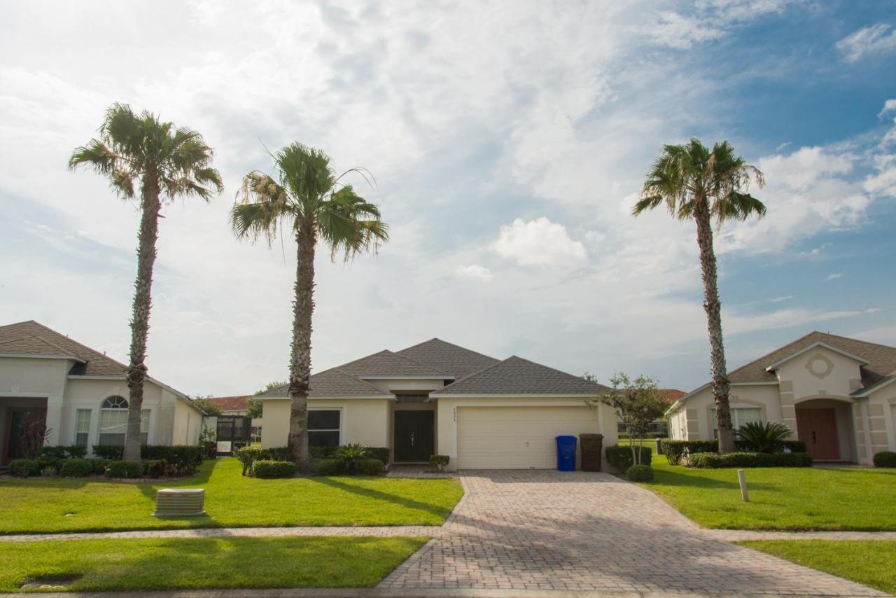 Holiday home Gated Community!! Sparkling Private Pool, Near Orlando