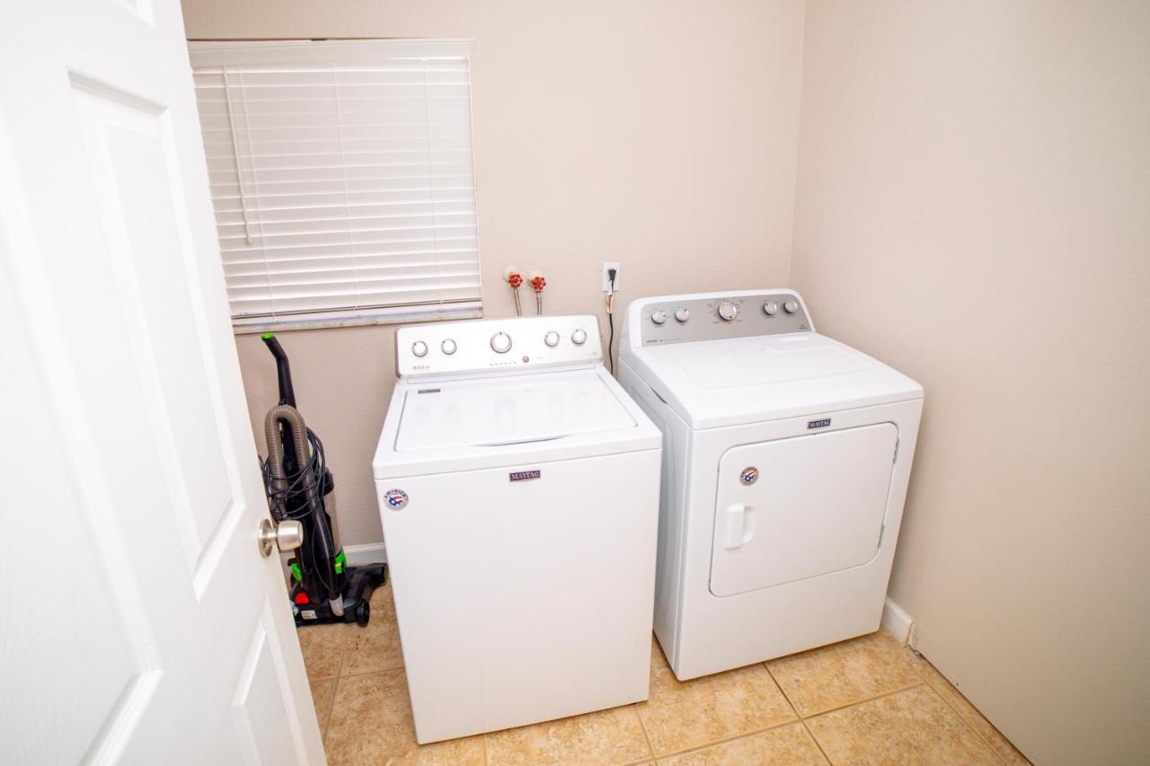 Heated Pool 3 Min Universal/15 Disney/10 Sea World Holiday home Orlando