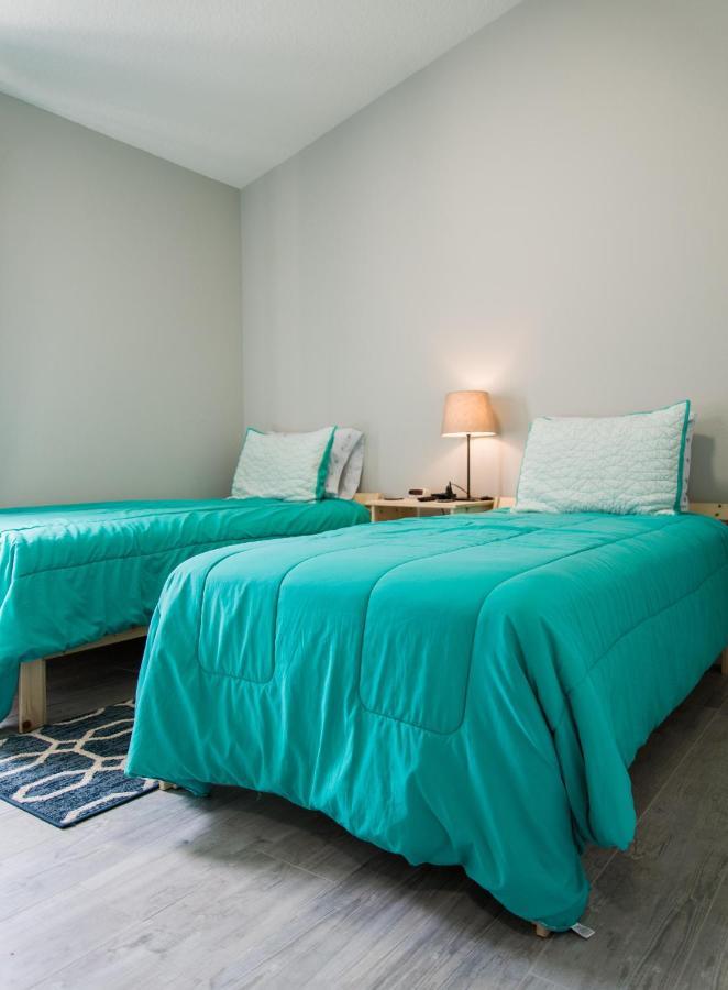 Gated Community!! Sparkling Private Pool, Near *