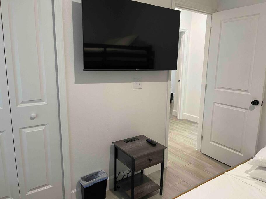 3bd/2bth Near Downtown *
