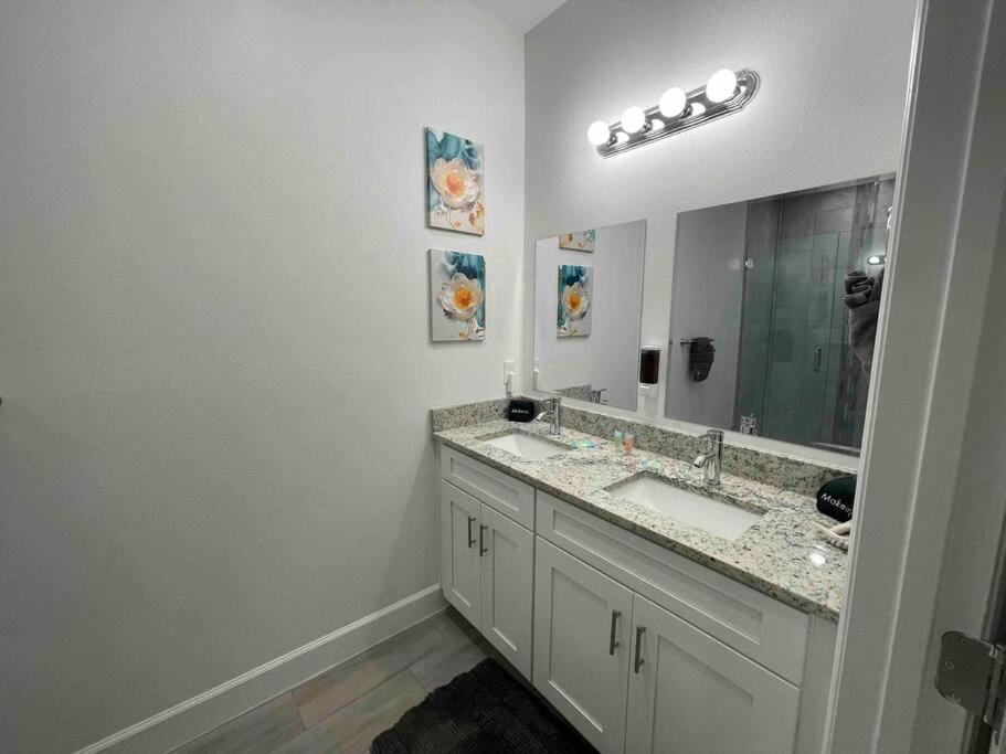 Villa 3bd/2bth Near Downtown
