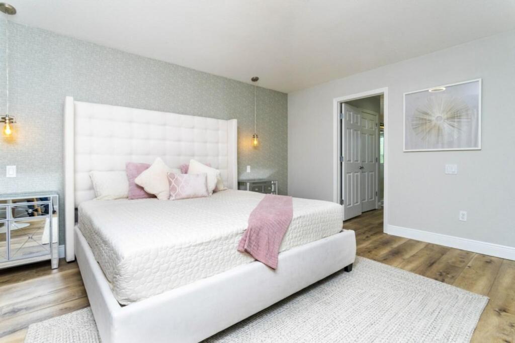 6 Bedrooms Pool And Game - 2 Miles To 7817 Holiday home *