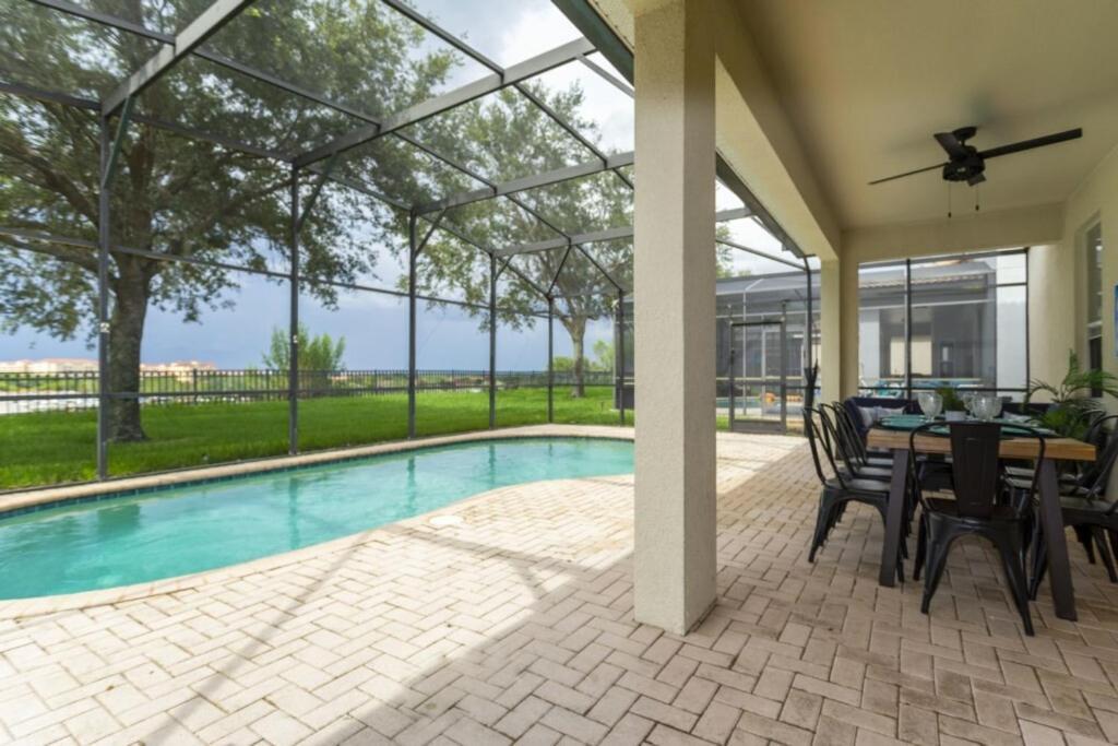 6 Bedrooms Pool And Game - 2 Miles To 7817 Orlando