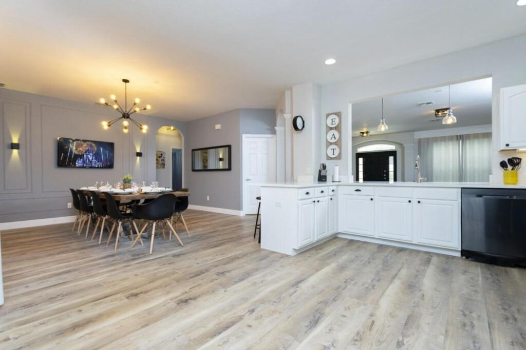 6 Bedrooms Pool And Game - 2 Miles To 7817