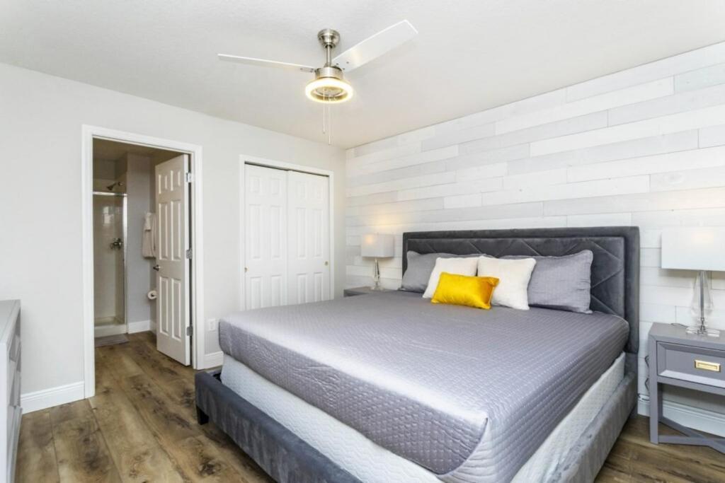 6 Bedrooms Pool And Game - 2 Miles To 7817 Orlando