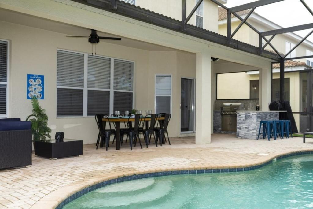 6 Bedrooms Pool And Game - 2 Miles To 7817 Holiday home *