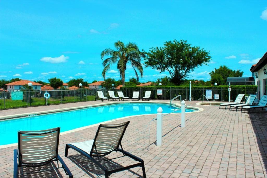 4 Bedrooms Pool Gated Of High Grove Villa