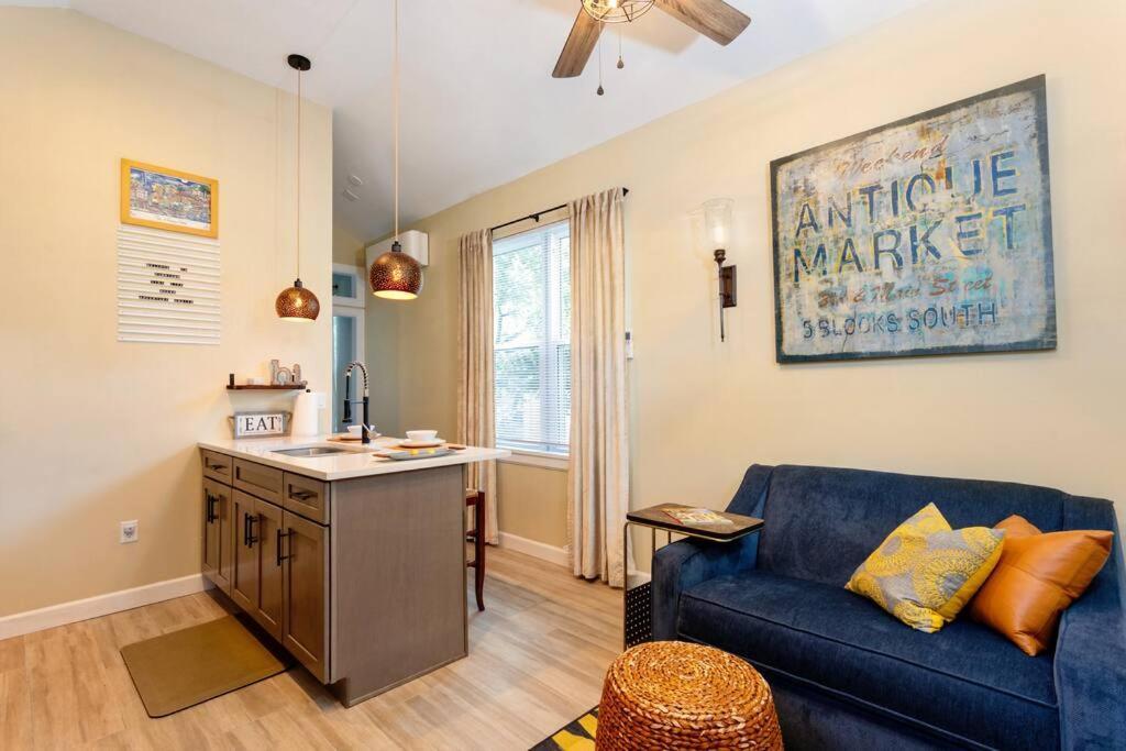 Downtown Tiny Life - Experience Tiny Living! Holiday home *