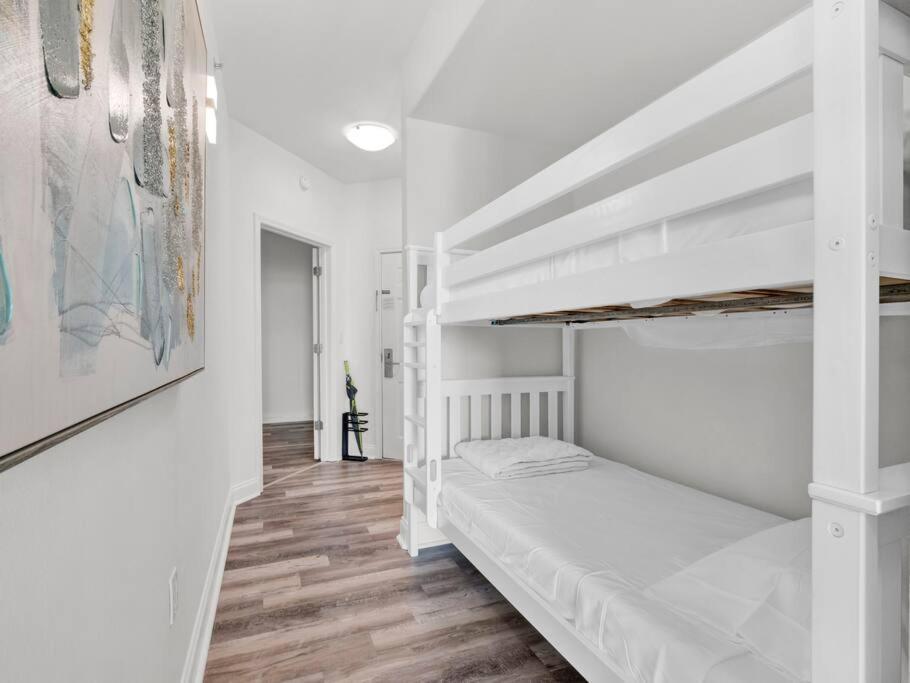 Huge Pool, Sunrise, Stunning Views Near Disney,409 Apartment
