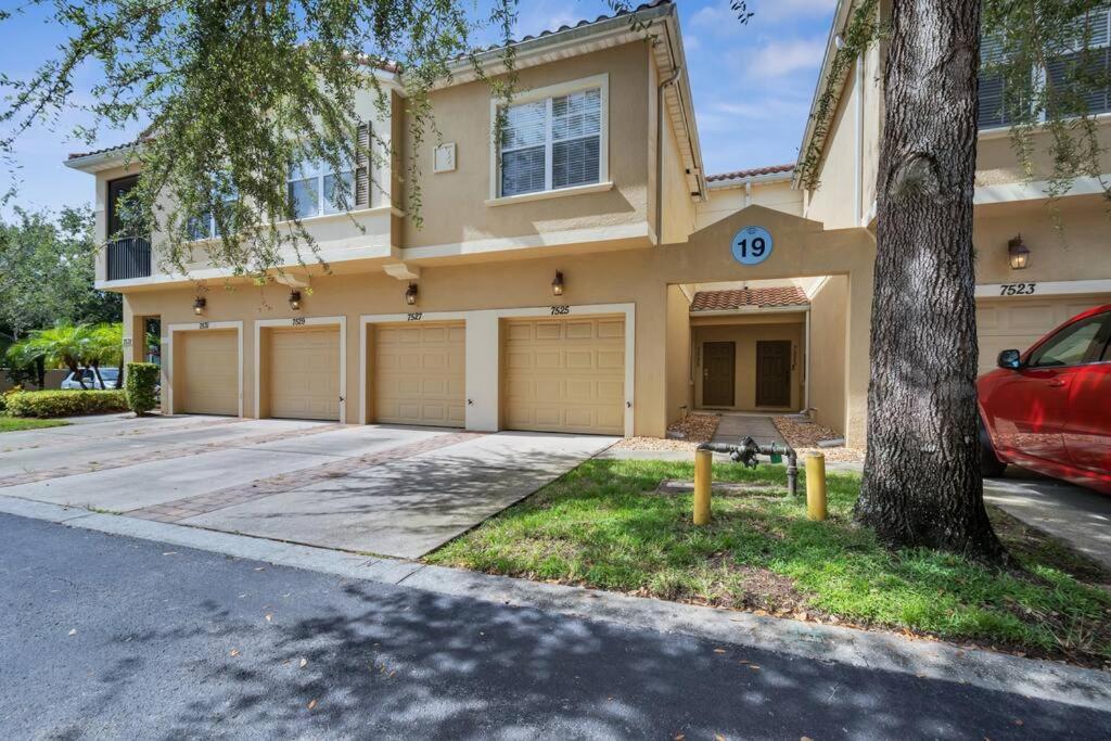 Pool, Family-friendly - World Class, Modern Orlando
