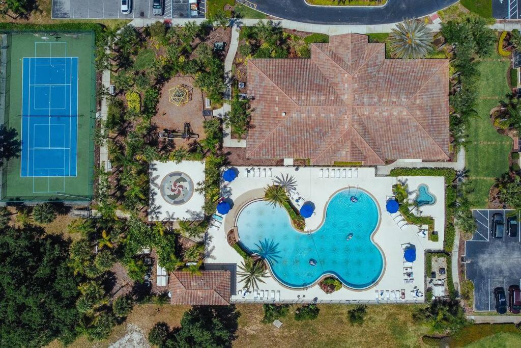 Apartment Pool, Family-friendly - World Class, Modern Orlando