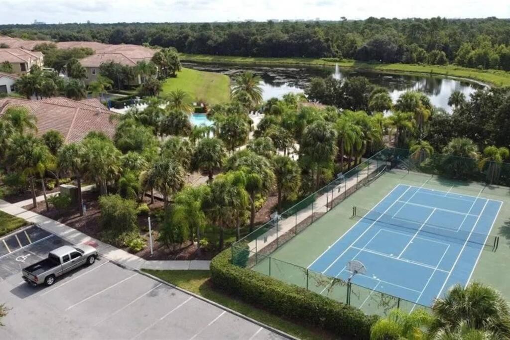 Pool, Family-friendly - World Class, Modern Apartment *