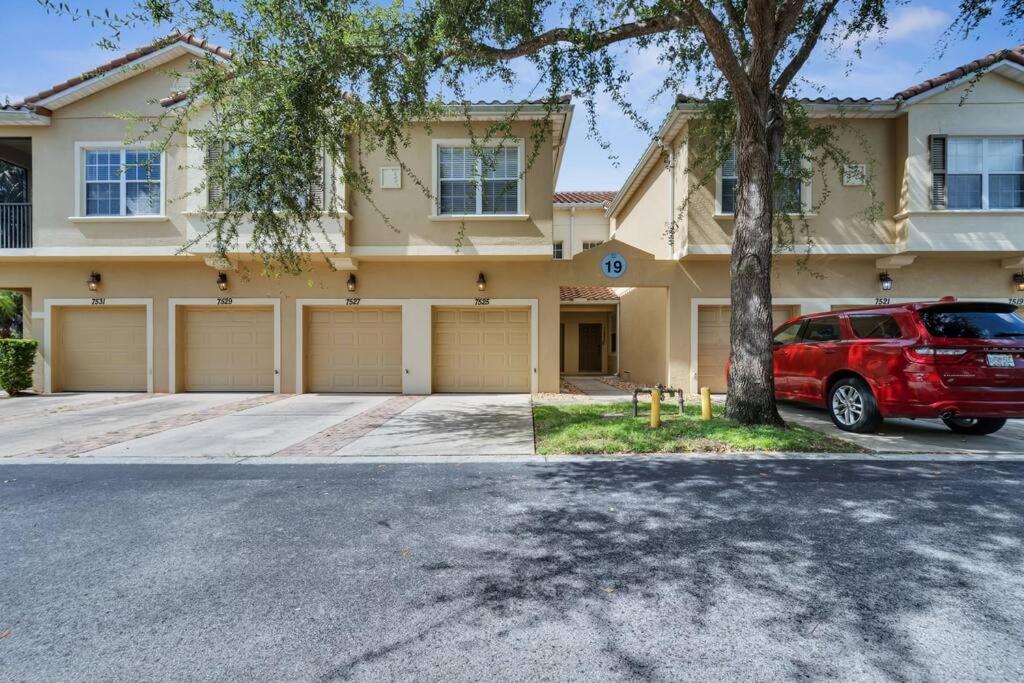 Apartment Pool, Family-friendly - World Class, Modern *