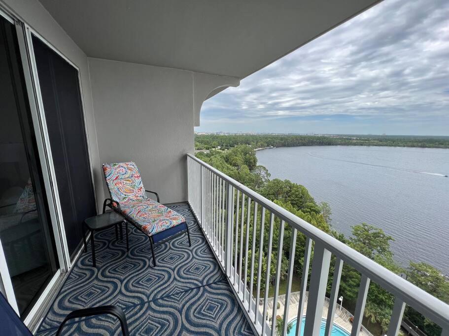 Apartment Huge Pool, Sunrise Lakeview 12th Floor Near Disney