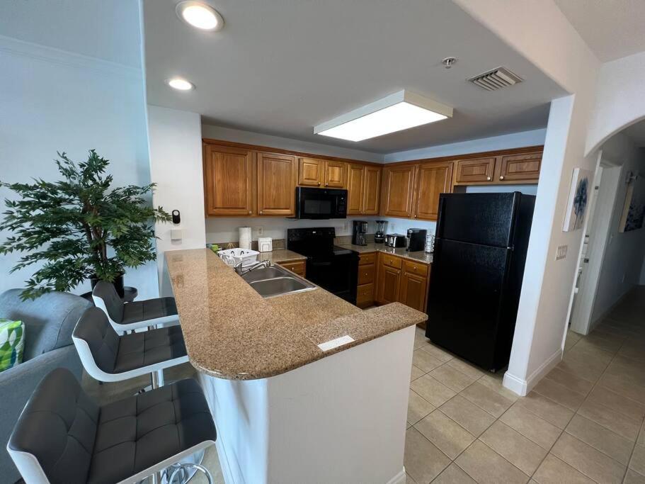 Huge Pool, Sunrise Lakeview 12th Floor Near Disney * Orlando