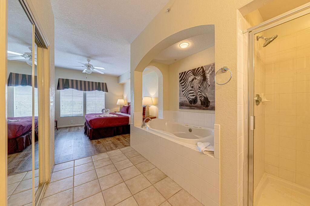 Exquisite 3 Bdr Minutes To Apartment