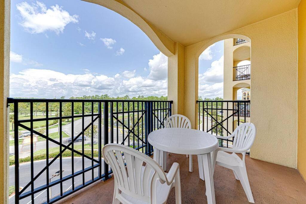 Exquisite 3 Bdr Minutes To Orlando