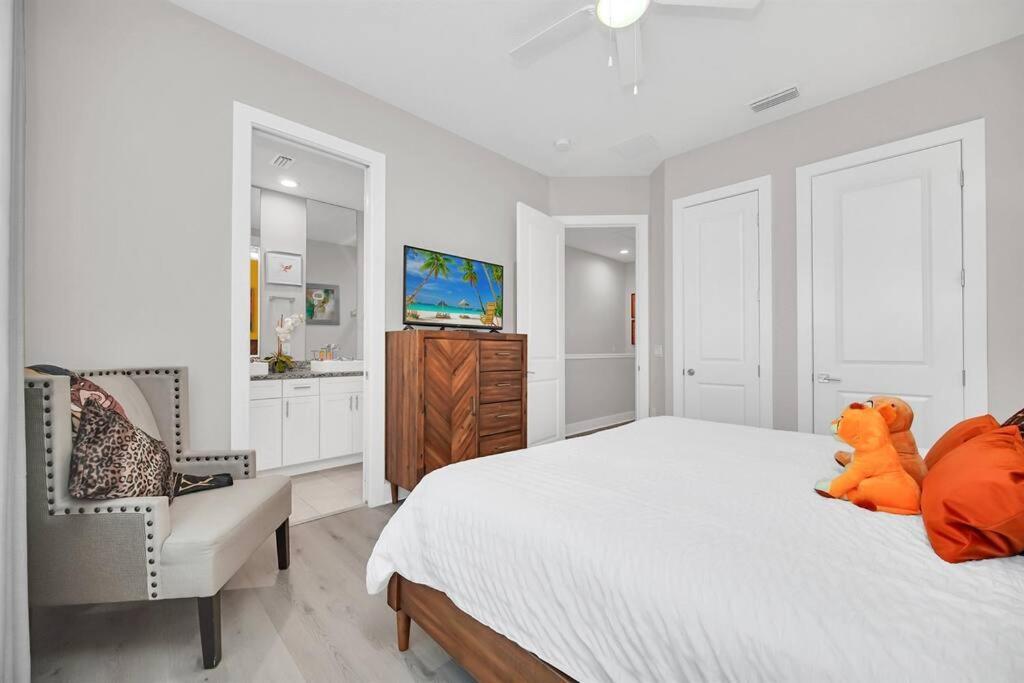 Magical Resort, 5 Min Apartment *