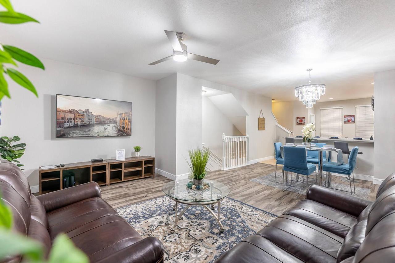 3br Townhouse W Perfect Location