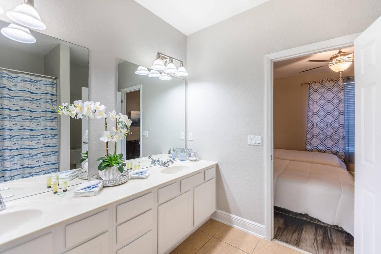 3br Townhouse W Perfect Location