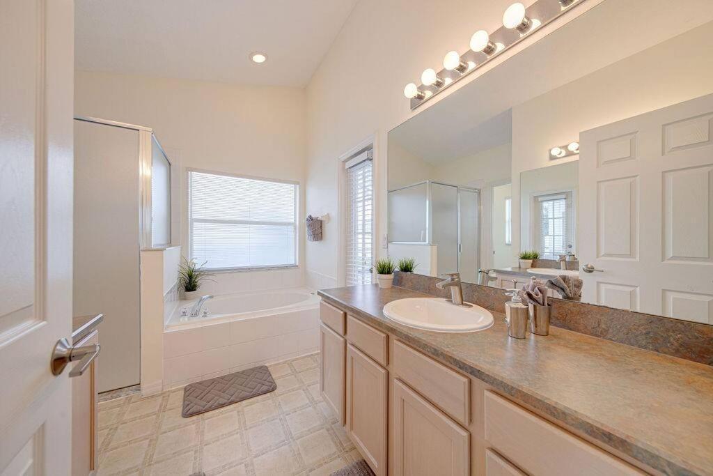 545 -beautiful 4 Bed With Sparkling Pool And Games Orlando