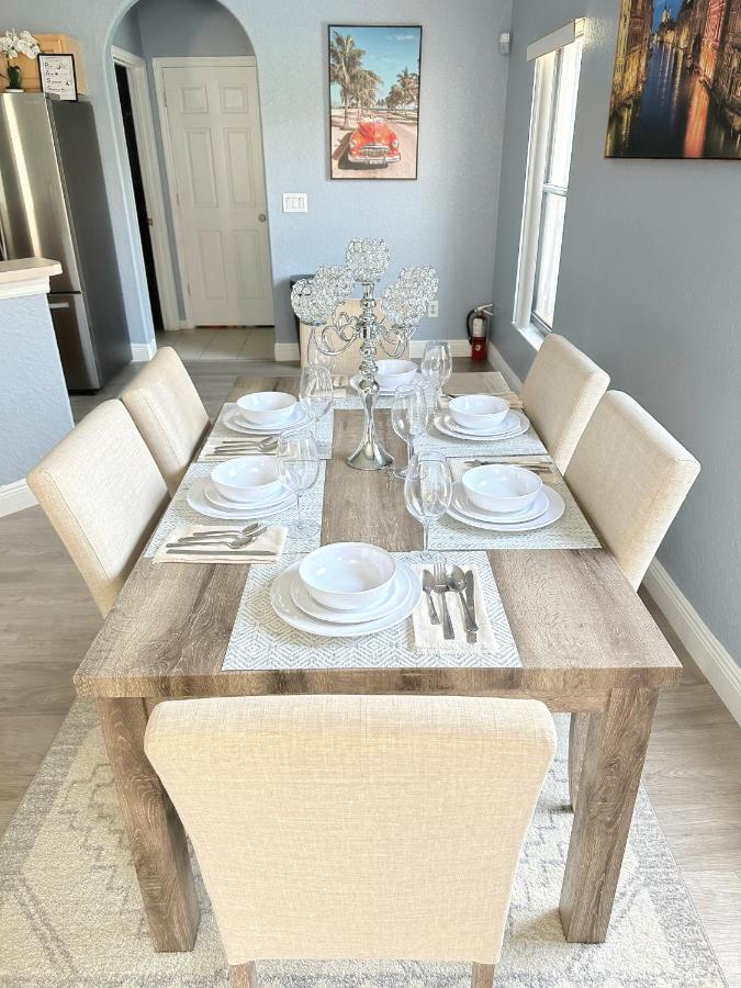Luxry 6 Miles From Villa *