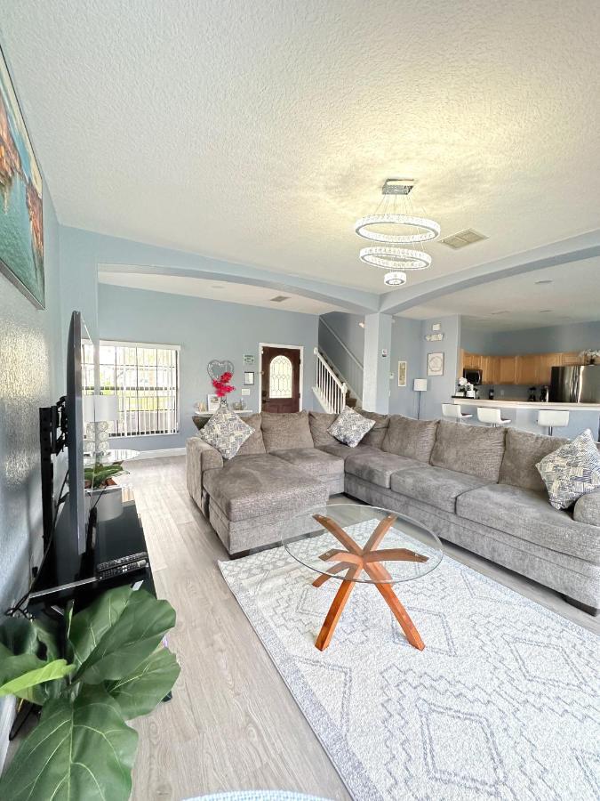 Luxry 6 Miles From Villa *