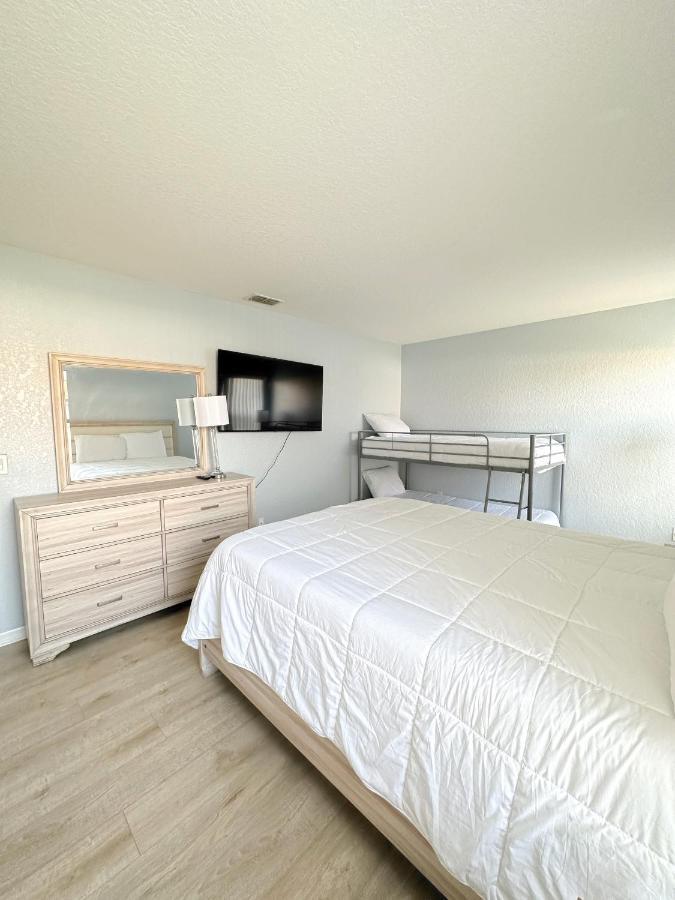 Luxry 6 Miles From Villa *