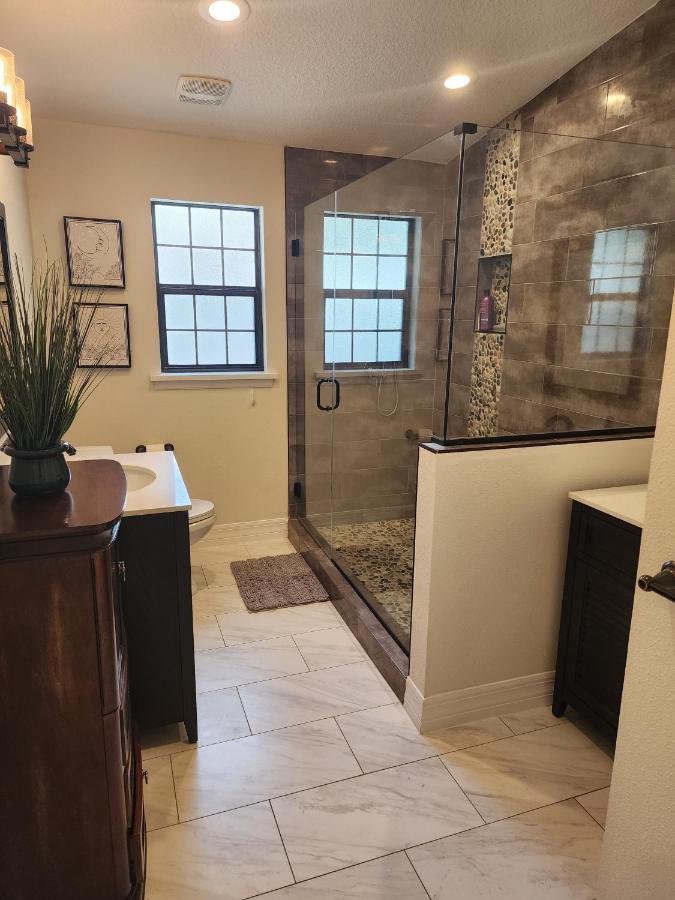 The Orlando@college Park. Sleeps16 Holiday home *
