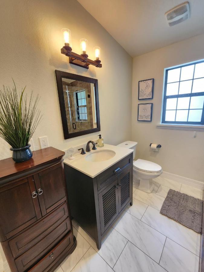 The Orlando@college Park. Sleeps16 Holiday home Orlando