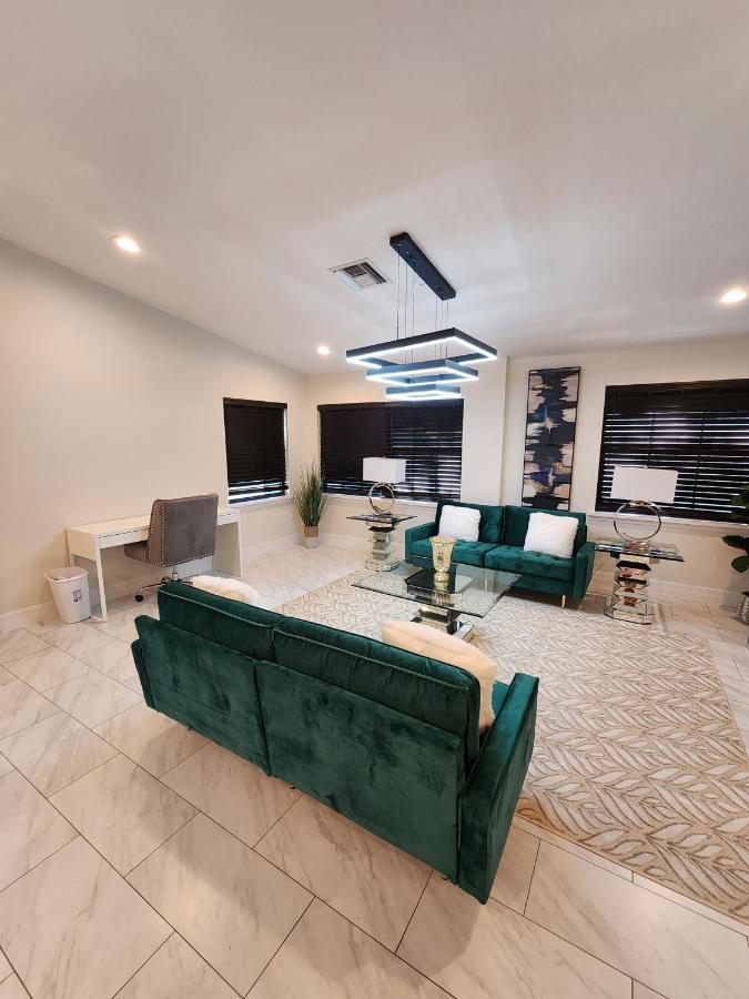 Holiday home The Orlando@college Park. Sleeps16 Orlando