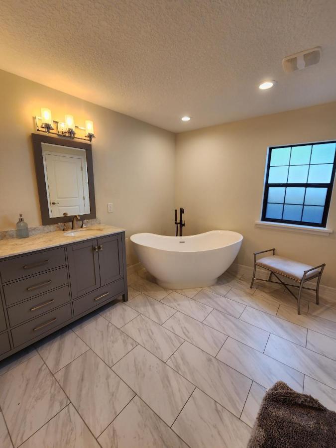 The Orlando@college Park. Sleeps16 Orlando