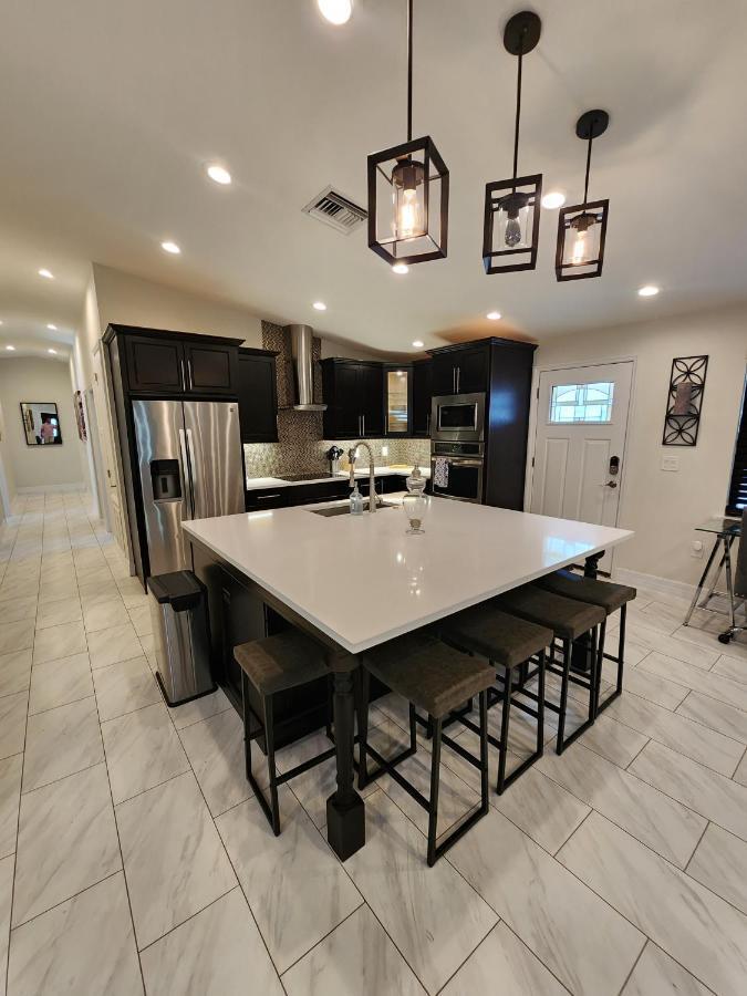 The Orlando@college Park. Sleeps16 * Orlando