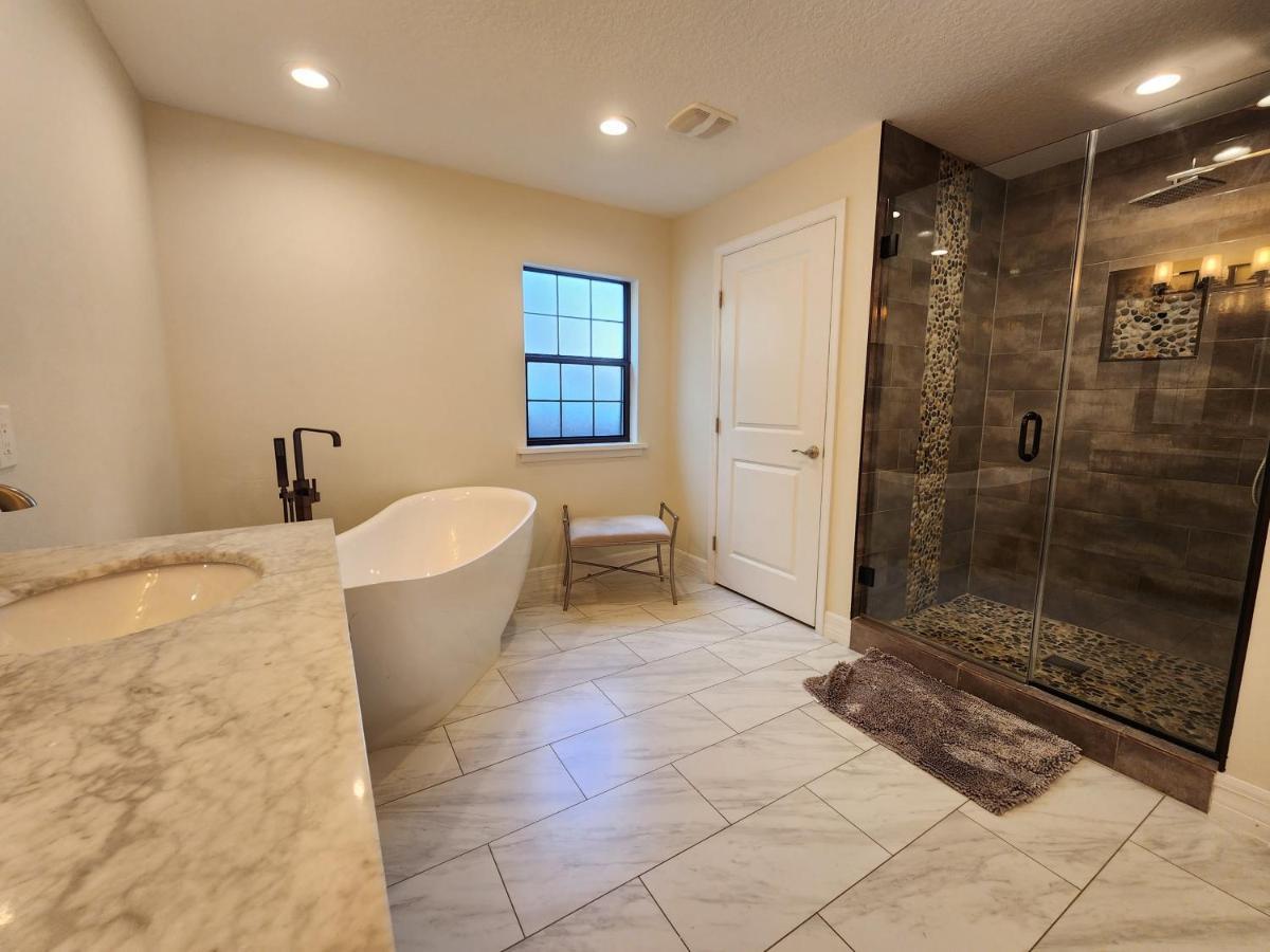 The Orlando@college Park. Sleeps16 Orlando
